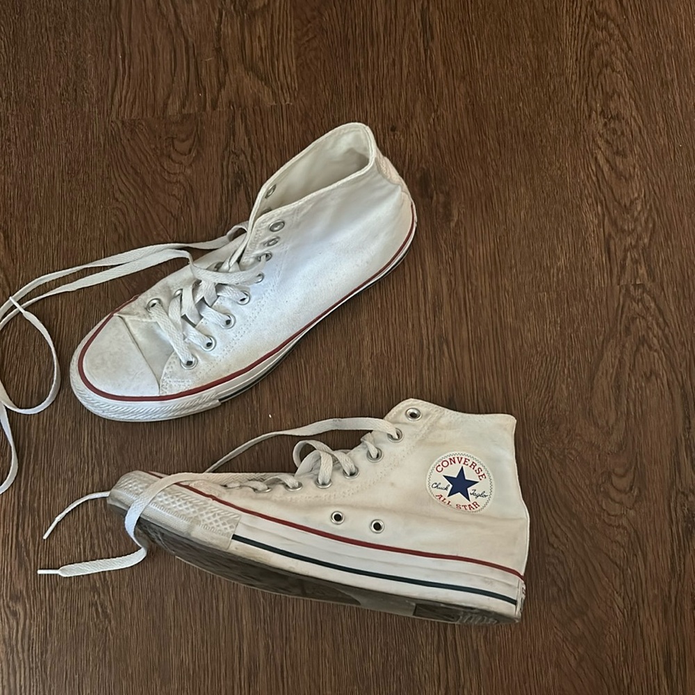 Lightly worn white high top all stars!